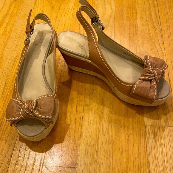 Franco sarto tan flower sling back wedge sandals - Picture 1 of 5